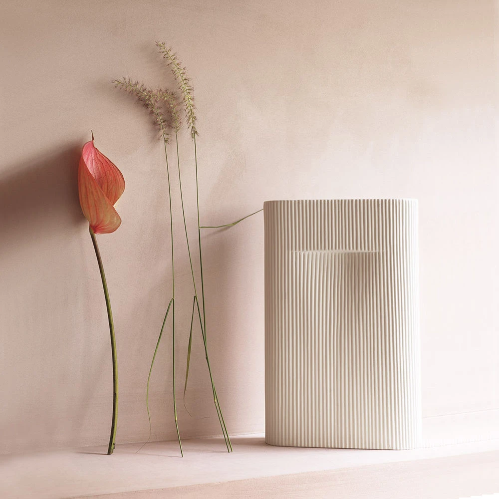 Muuto | Ridge Vase | Off White 48.5cm - DC - Image 6