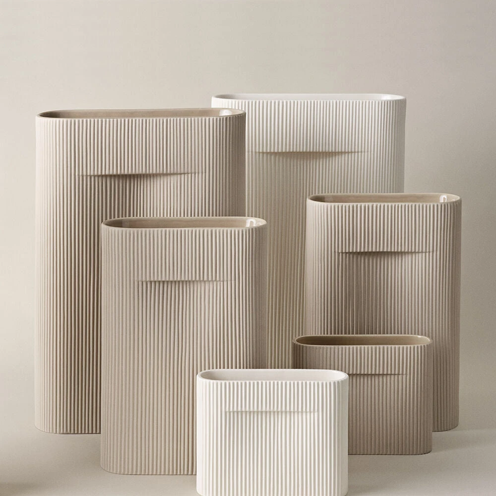 Muuto | Ridge Vase | Off White 16.5cm - DC - Image 4