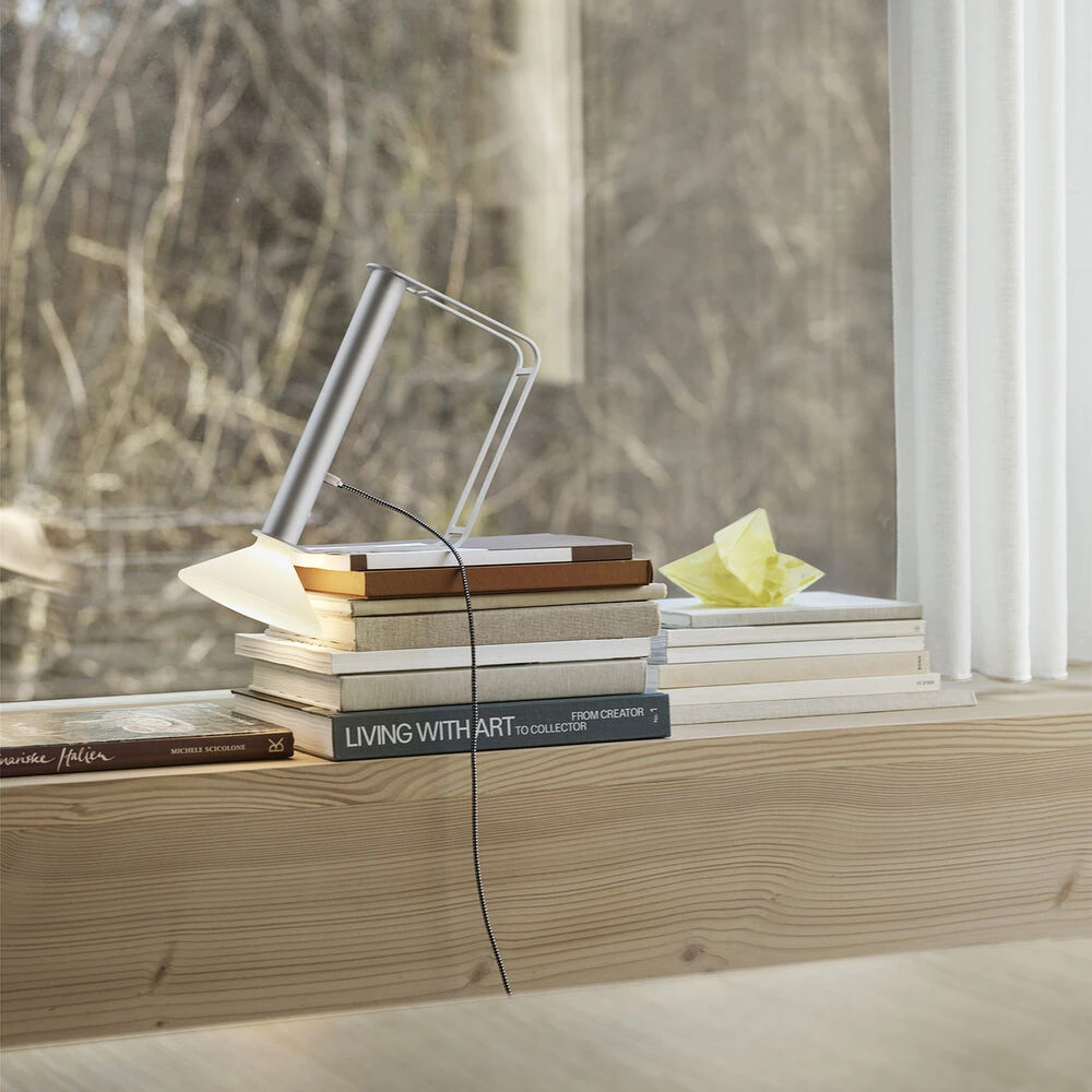 Muuto | Piton Portable Lamp | Aluminium - Image 2