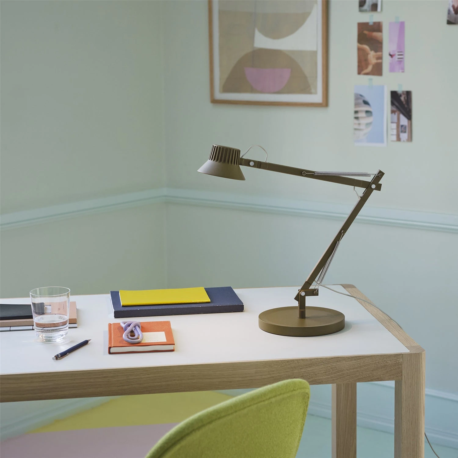 Muuto | Dedicate Table Lamp S2 | Brown Green - Image 4