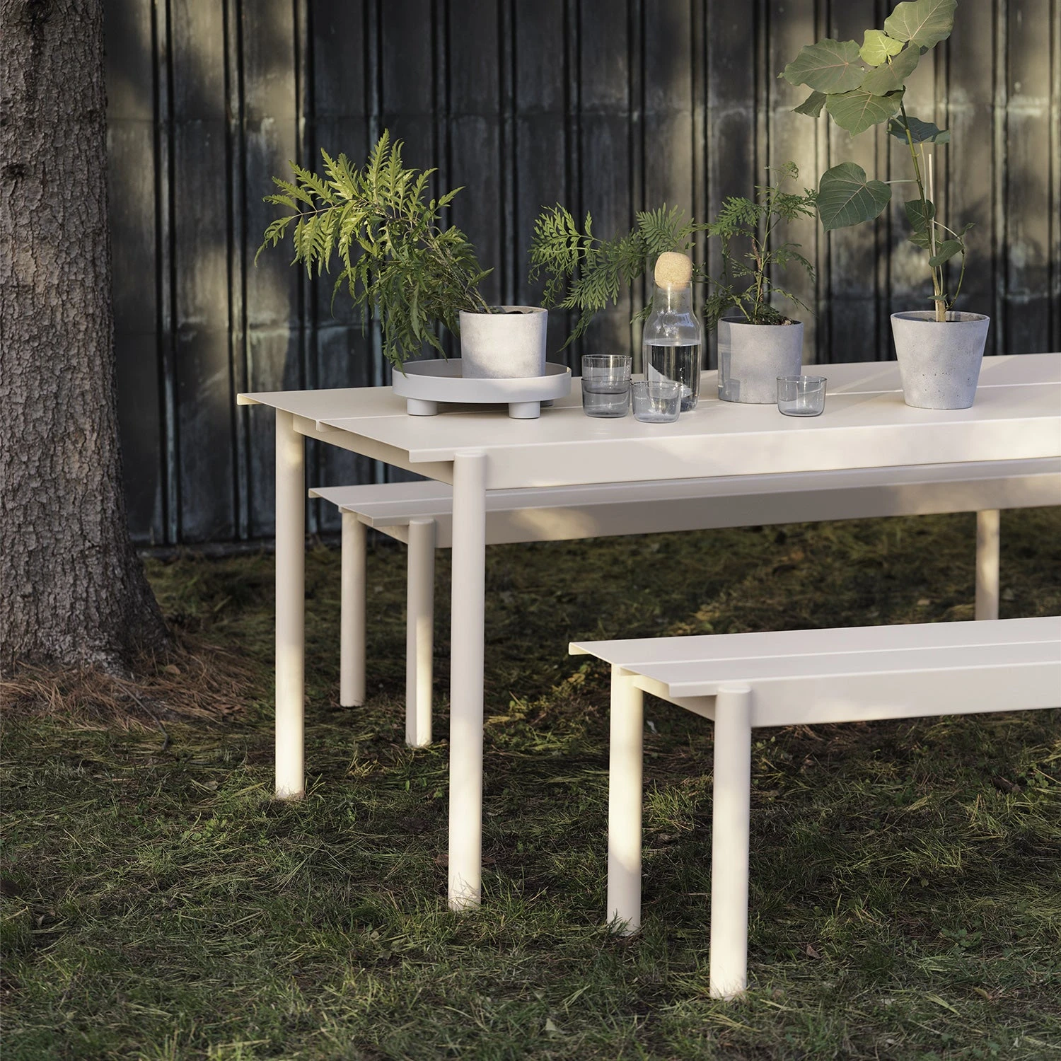 Muuto | Linear Steel Bench | Grey 170cm - Image 4