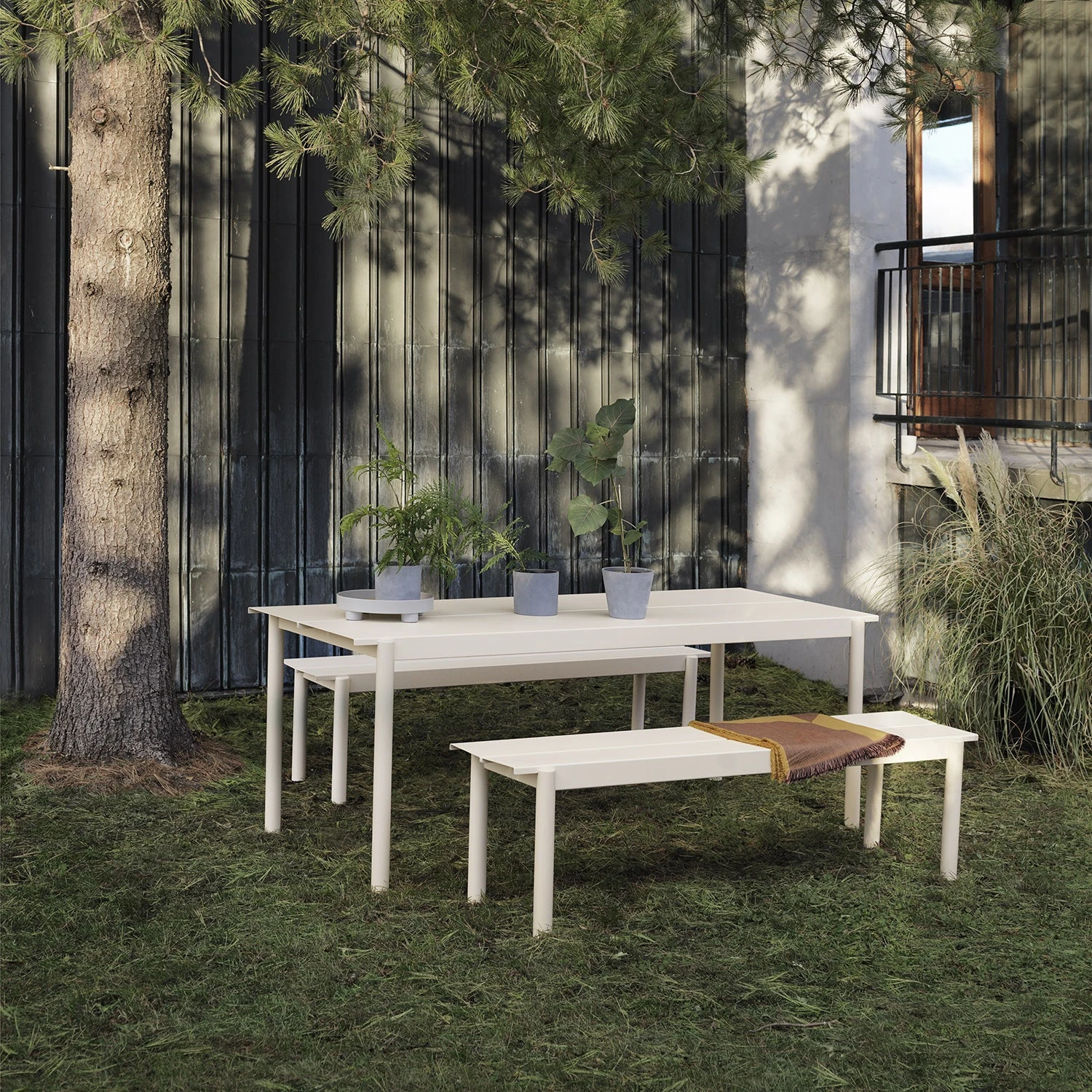 Muuto | Linear Steel Bench | Grey 170cm - Image 5