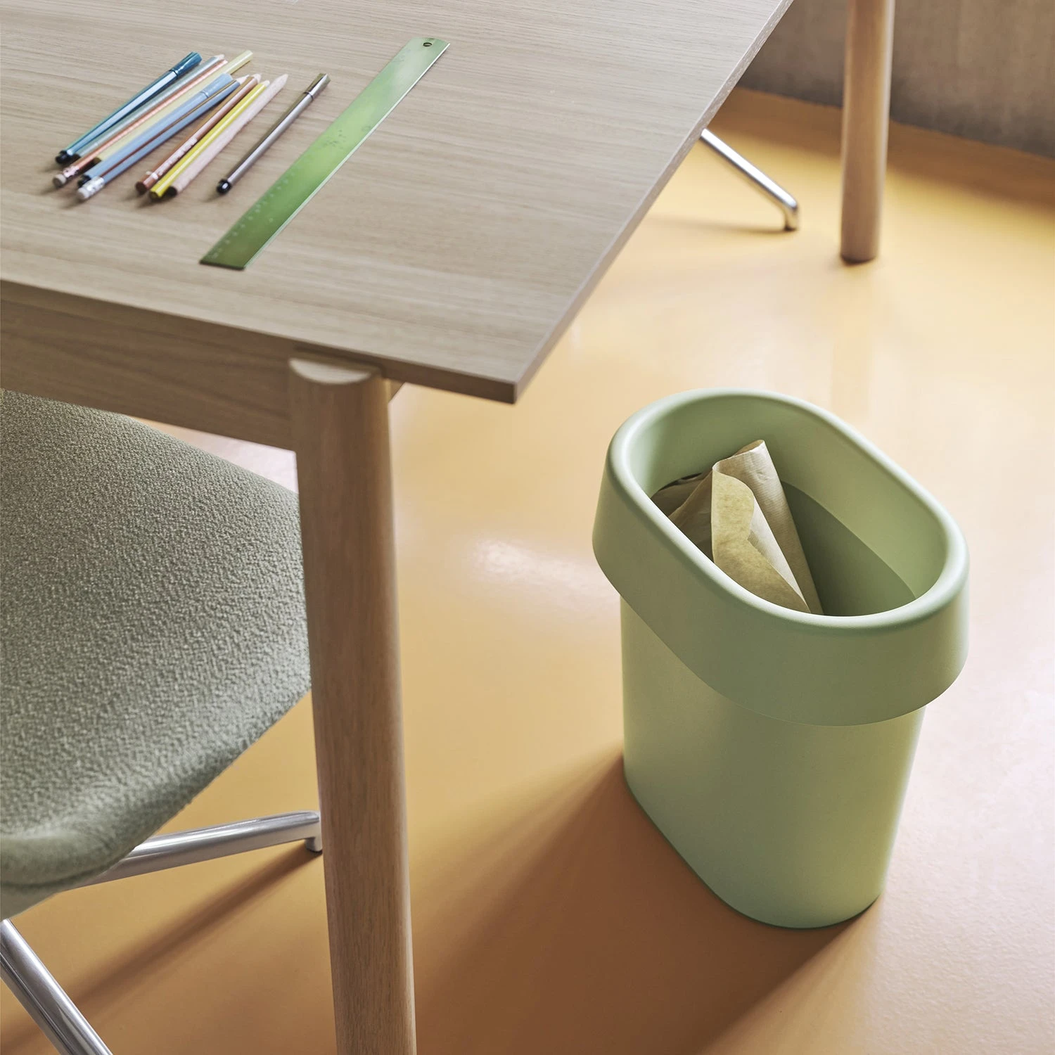Muuto | Reduce Paper Bin | Light Green - Image 2