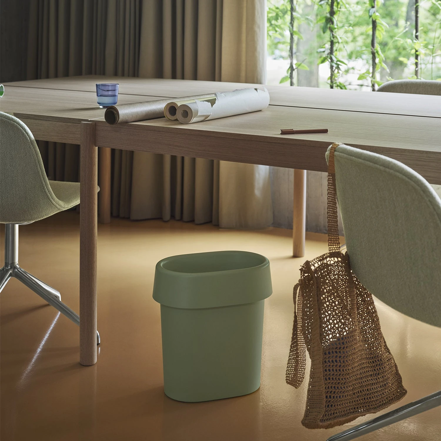 Muuto | Reduce Paper Bin | Light Green - Image 4