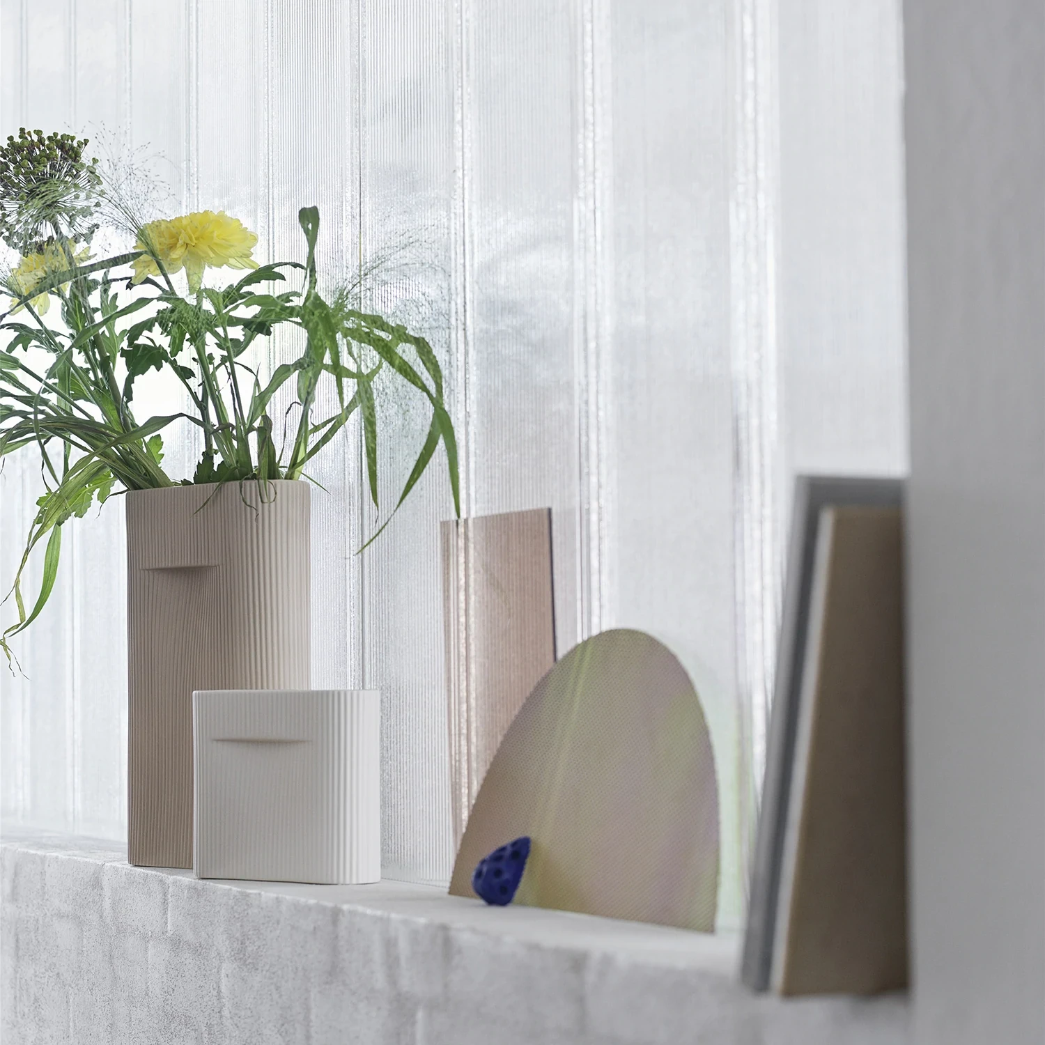 Muuto | Ridge Vase | Off White 16.5cm - DC - Image 3