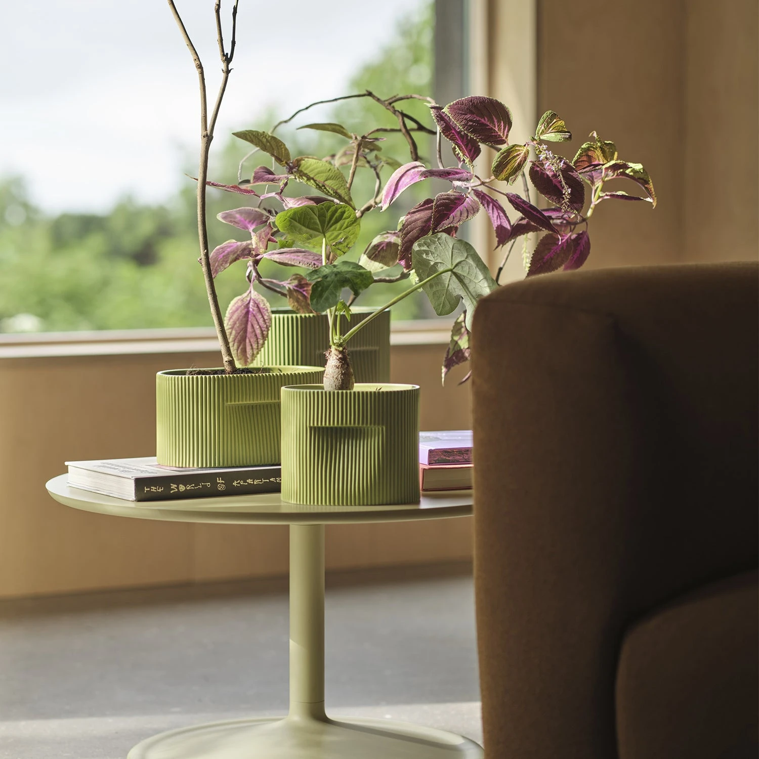 Muuto | Ridge Planter | Moss Green 24cm - Image 2