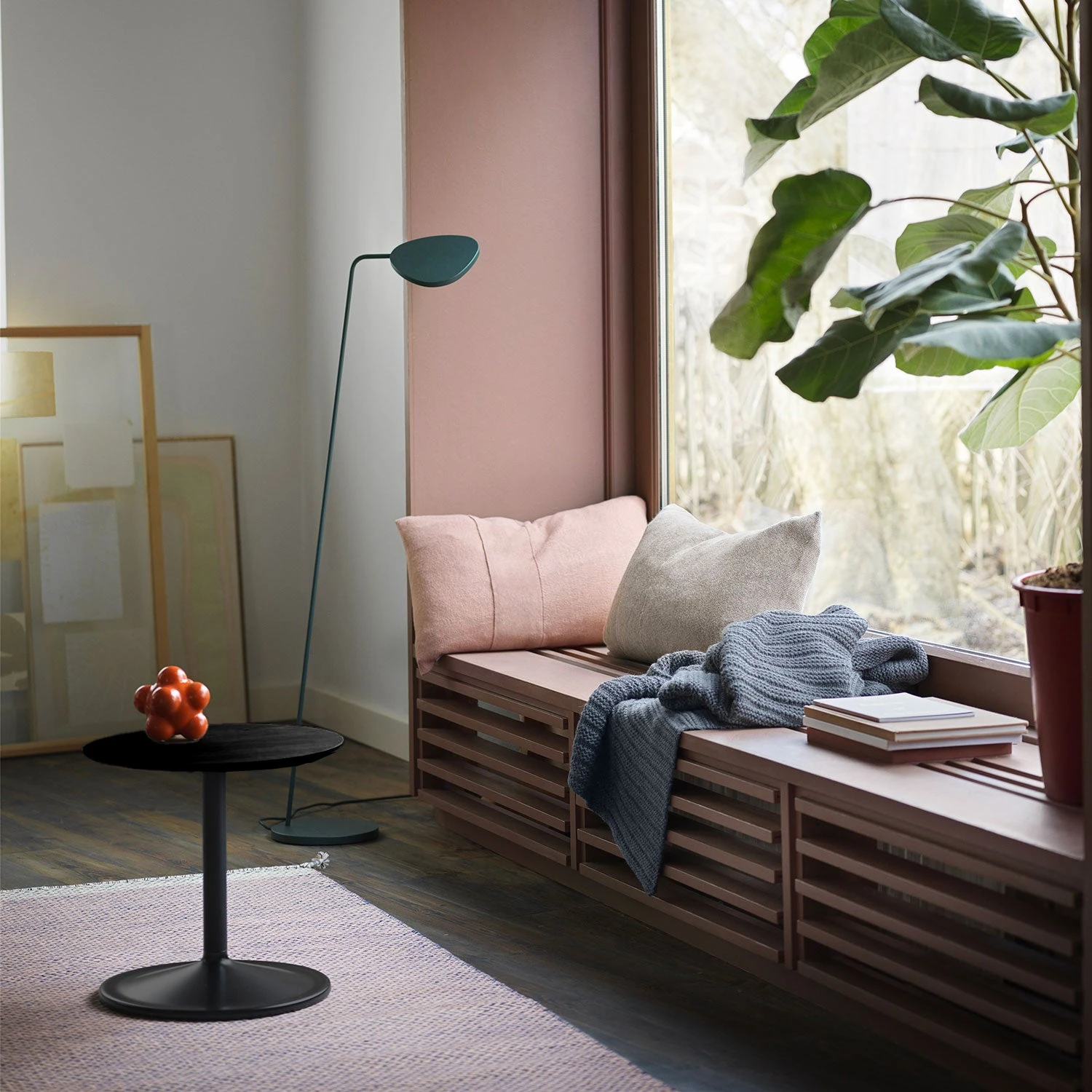 Muuto | Soft Side Table 41x40cm | Black Nanolaminate + Black - Image 3